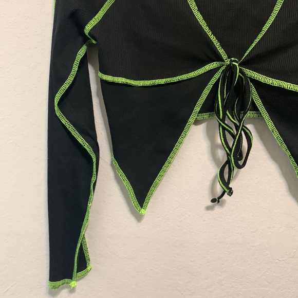 Shein Black Green Trim Cropped Tie Front Long Sleeve Top - Picture 3 of 6
